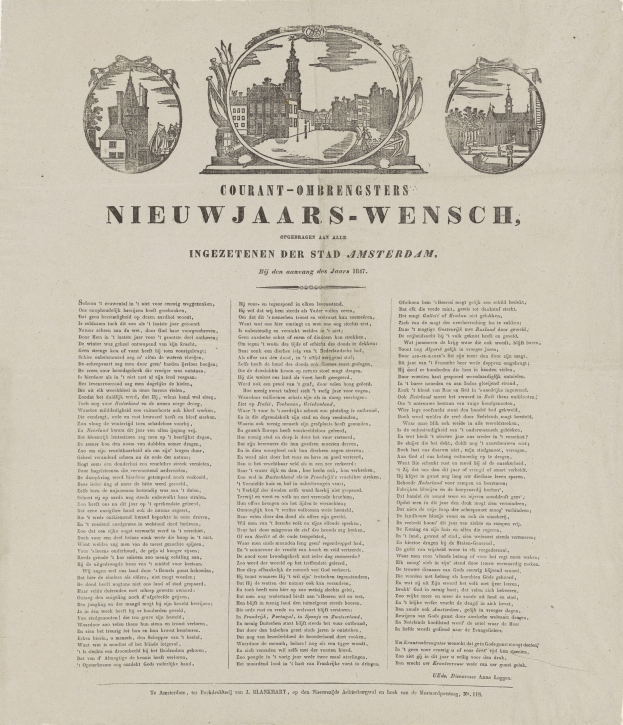 Alte Zeitung mit einem historischen Stadtbild, Text und Fotos.