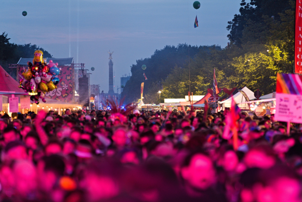 Dieses Samstag findet die St. Bernard Party statt         St. Bernard Mensa verwandelt sich in einen Party-Tempel