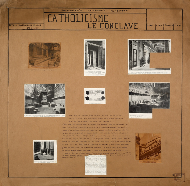 Ein Buch mit Bildern und Text, das die Geschichte der katholischen Kirche detailliert, einschließlich Bilder von ihren Räumen, Fluren und erhaltenen Artefakten.