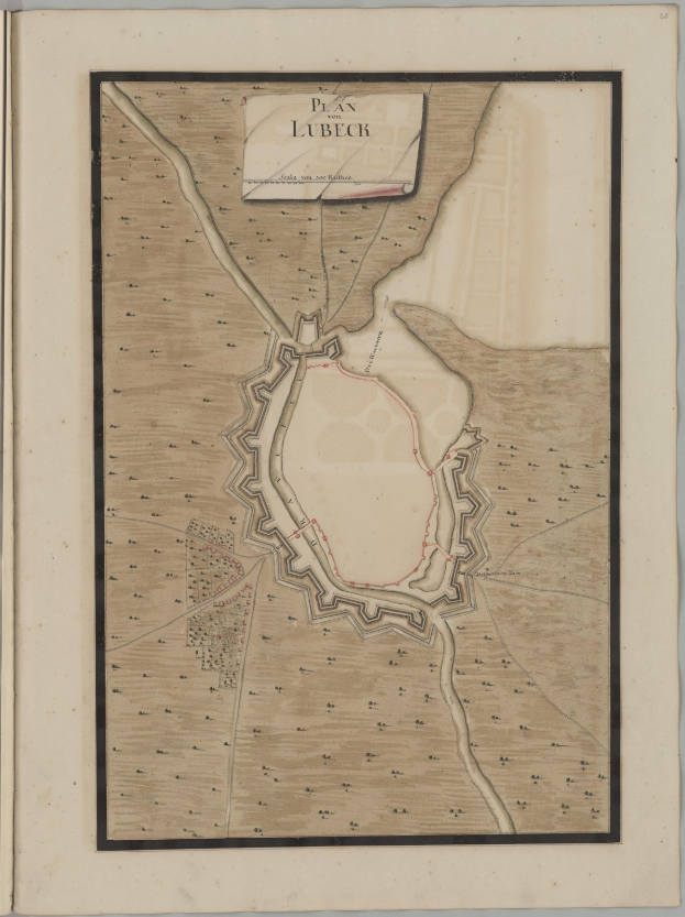 Ein altes Buch mit einer detaillierten Karte von Lübeck, das Straßen, Gebäude und Sehenswürdigkeiten mit Texten zur Bevölkerung, Geschichte und Kultur der Stadt zeigt.