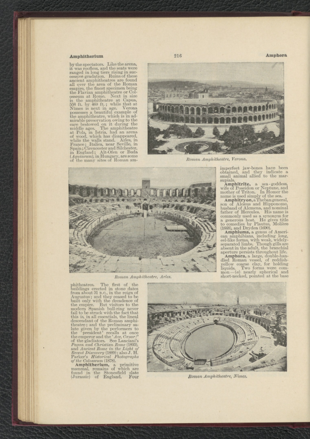 Offenes Buch mit Stadionbild und Text sowie zusätzlichen Bildern.